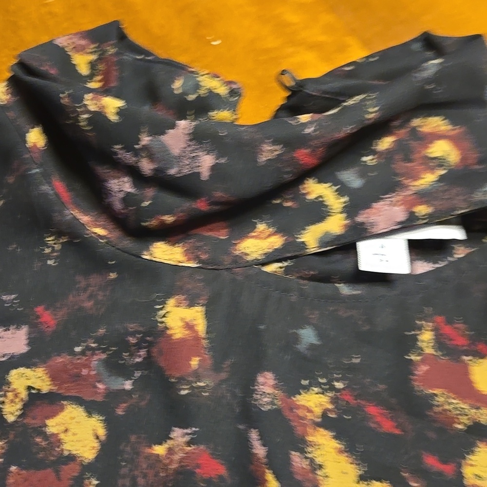 Chic Multicolor Patterned Blouse From Evereve - Picture 3 of 4
